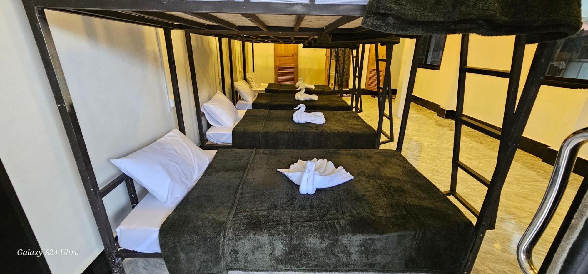 Inn Riverside Hostel Pb Muang Pakbèng エクステリア 写真