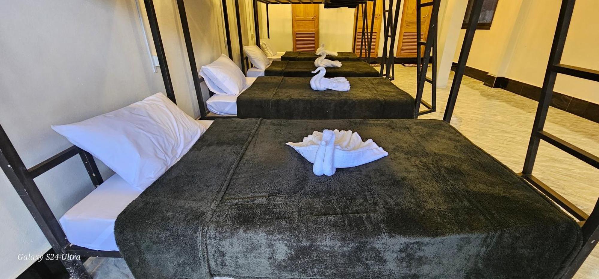 Inn Riverside Hostel Pb Muang Pakbèng エクステリア 写真