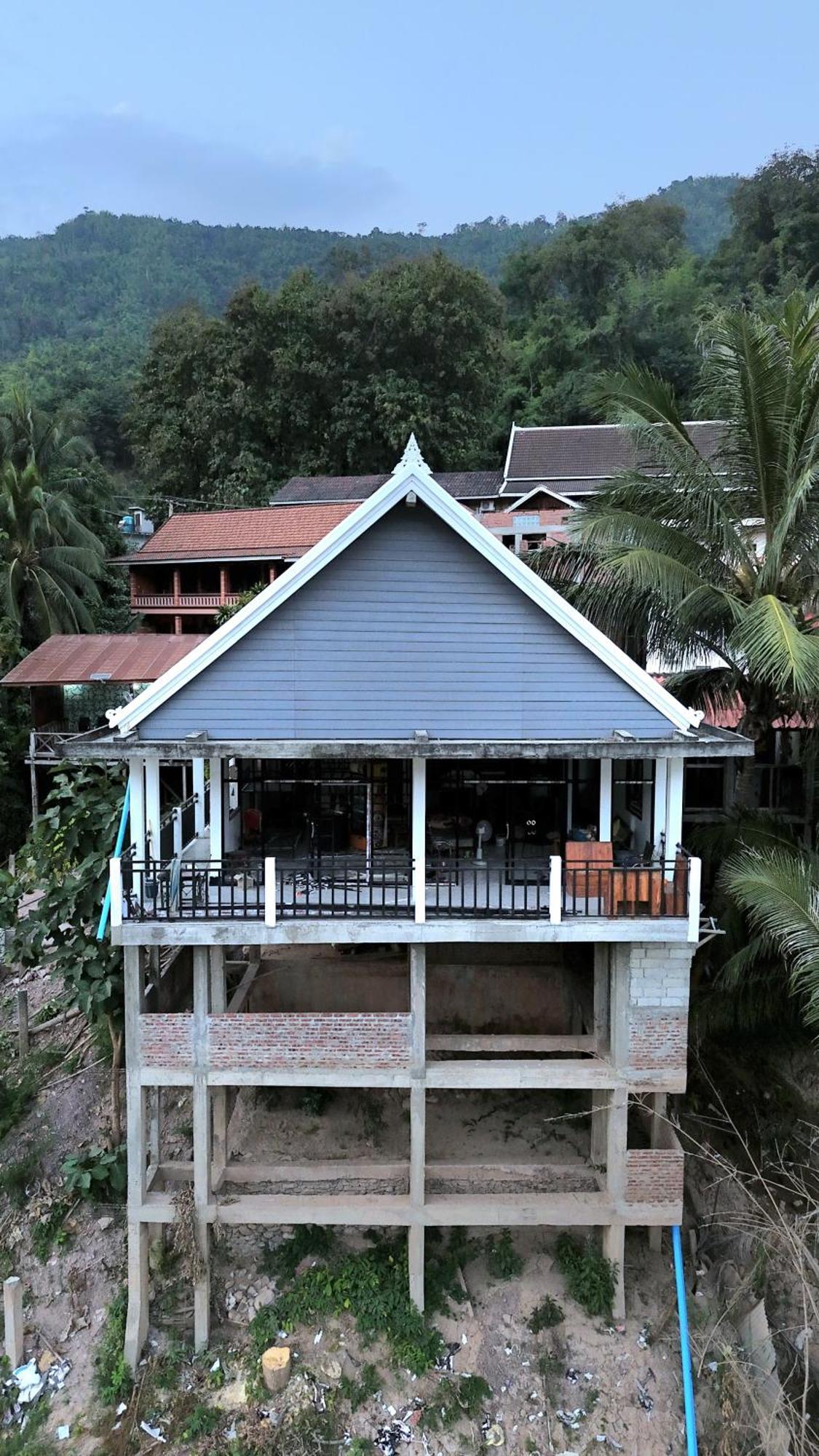 Inn Riverside Hostel Pb Muang Pakbèng エクステリア 写真