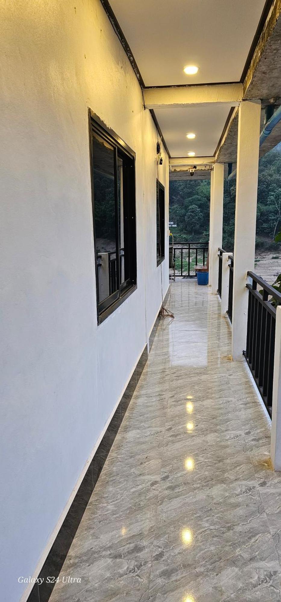 Inn Riverside Hostel Pb Muang Pakbèng エクステリア 写真