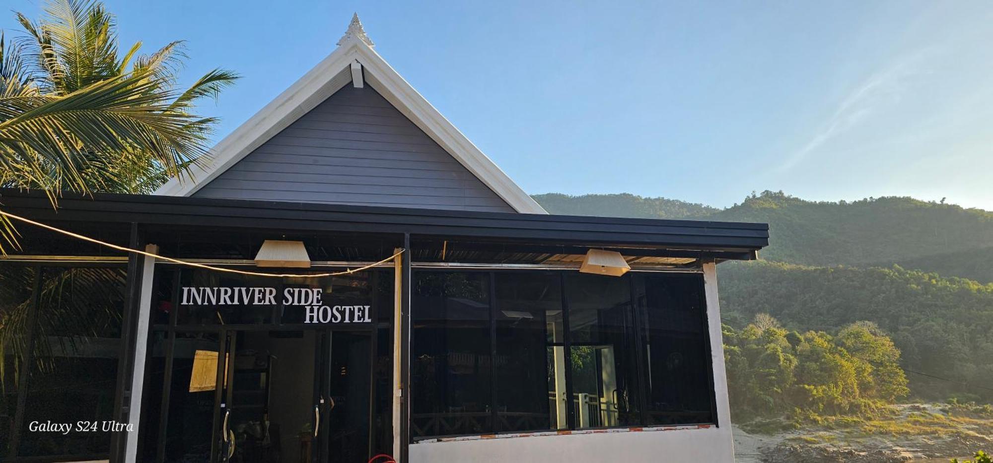 Inn Riverside Hostel Pb Muang Pakbèng エクステリア 写真
